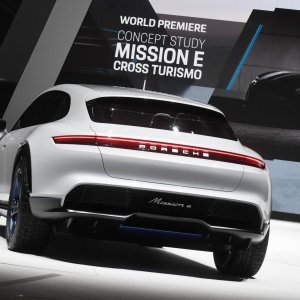 Porsche Mission E Cross Turismo