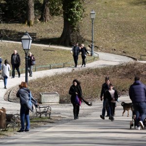 Sunčano poslijepodne u parku Maksimir