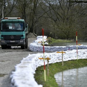 Hrvatska vojska postavlja zečje nasipe