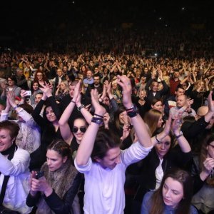 Koncert Željka Bebeka u prepunoj velikoj dvorani SC Gripe