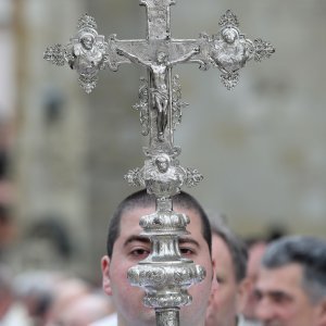 Zagreb: Svećeničkom ulaznom procesijom počeli obredi Velikog trodnevlja