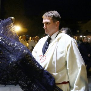 Andrej Plenković na hvarskoj procesiji 'Za križen'