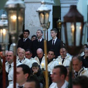 Andrej Plenković na hvarskoj procesiji 'Za križen'