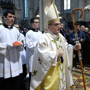 Zagreb: Kardinal Bozanić služio misu na Uskrs u katedrali