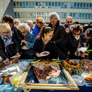 Šibenik: Tradicionalni Uskrsni doručak na Trgu Petra Šubića