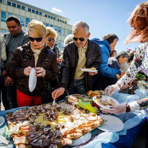 Šibenik: Tradicionalni Uskrsni doručak na Trgu Petra Šubića