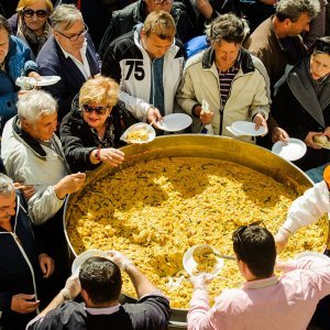 Šibenik: Tradicionalni Uskrsni doručak na Trgu Petra Šubića