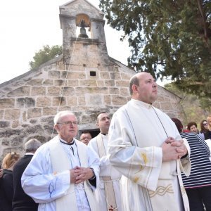 Skradin: Uskrsni Emaus ili misa u prirodi, misa zajedništva, u Nacionalnom parku Krka