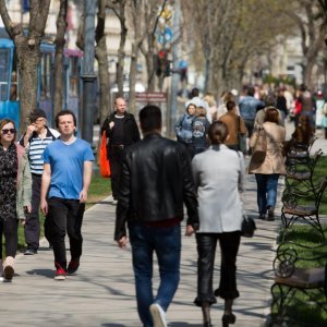 Zagreb: Lijep proljetni dan mnogi su iskoristili za šetnju i uživanje na suncu