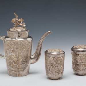 Kineske čašice i posuda s poklopcem, 1670.-1680.