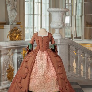 Francuska haljina 'robe à la française', 1760.