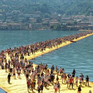 The Floating Piers People Project, Iseo, Italija, 2016.