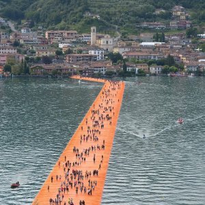 The Floating Piers, Iseo, Italija, 2016.