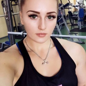 Ruska dizačica utega Julia Vins