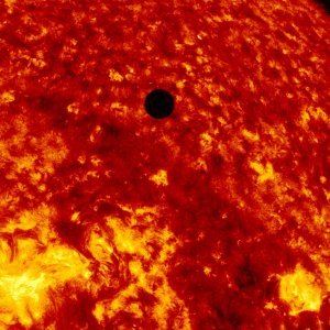 Venera prolazi ispred Sunca