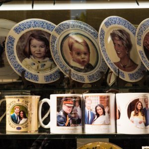 Suveniri za kraljevsko vjenčanje Meghan Markle i princa Harryja