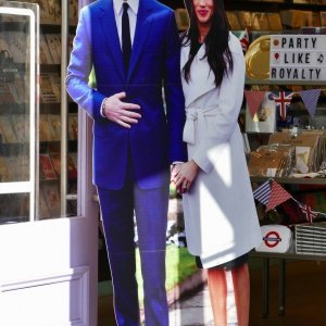 Suveniri za kraljevsko vjenčanje Meghan Markle i princa Harryja