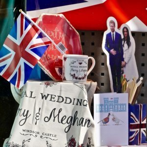 Suveniri za kraljevsko vjenčanje Meghan Markle i princa Harryja