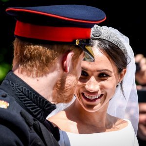 Princ Harry i Meghan Markle u kočiji se provozali gradom