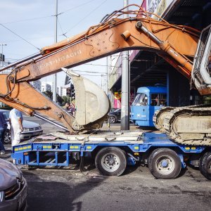 Šleper zapeo ispod nadvožnjaka u Držićevoj