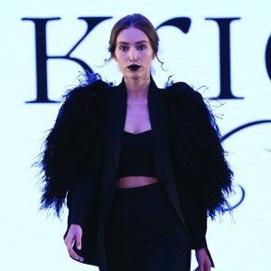 Revija Krie Designa na Arab Fashion Weeku