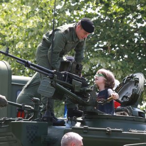 Vojska prezentirala naoružanje i opremu povodom Dana OSRH