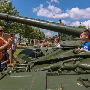 Vojska prezentirala naoružanje i opremu povodom Dana OSRH