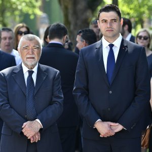 Stjepan Mesić, Davor Bernardić