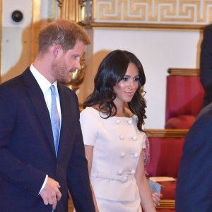 Meghan Markle, princ Harry i kraljica Elizabeta II u Buckinghamskoj palači