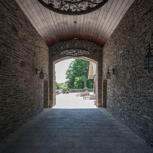 Igrač bejzbola Derek Jeter prodaje svoj raskošni dom u stilu dvorca