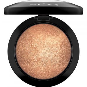 7. MAC Mineralize Skinfinish - Gold Deposit