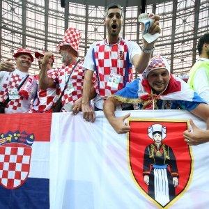 Navijači na stadionu Lužnjiki, Hrvatska - Engleska