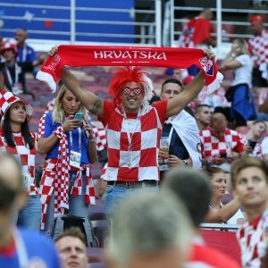 Navijači na stadionu Lužnjiki, Hrvatska - Engleska