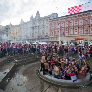 Zagreb: Hrvatsko srebro na Svjetskom prvenstvu proslavili kupanjem u Manduševcu