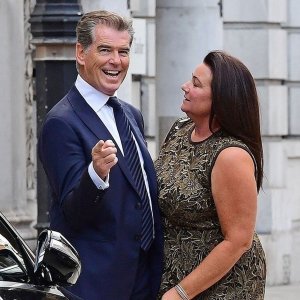 Pierce Brosnan i Keely Shaye Smith