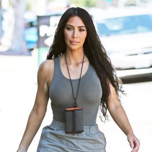 Kim Kardashian: kosa podijeljena po sredini