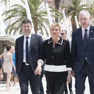 Kolinda Grabar Kitarović u šetnji splitskom Rivom