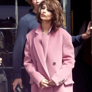 Emily Ratajkowski kao Jackie Kennedy