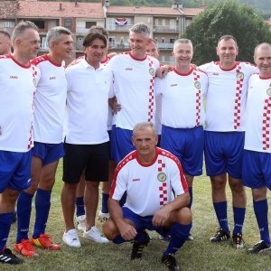 Zlatko Dalić uoči revijalne utakmice dijelio autograme i fotografirao se s obožavateljima