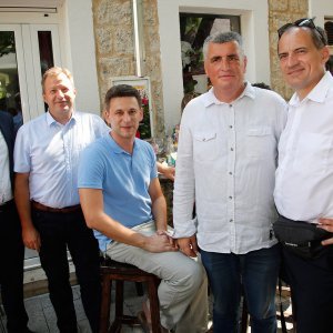 Nikola Grmoja, Božo Petrov, Miro Bulj