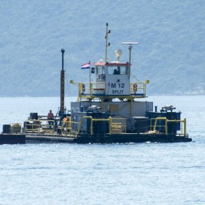 Kineski građevinari u pratnji hrvatske policije pregledali trasu budućeg mosta Pelješac