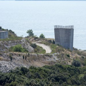 Kineski građevinari u pratnji hrvatske policije pregledali trasu budućeg mosta Pelješac