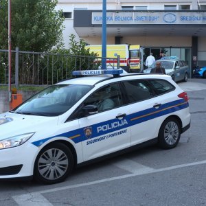 Policija odvodi Marina Kameničkog iz bolnice KB Sveti Duh