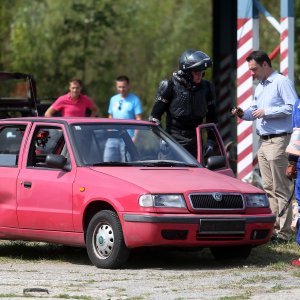 Crash testovi udara u pješaka i drugo vozilo u sklopu kampusa na Borongaju