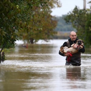 Ovaj prizor snimljen je u listopadu 2015. tijekom poplava u Karlovcu