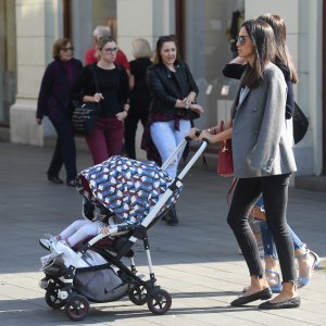 Marija Bišćan s prijateljicom u šetnji gradom