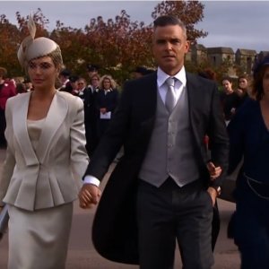 Robbie Williams sa suprugom Aydom Field i njezinom majkom Gwen Field