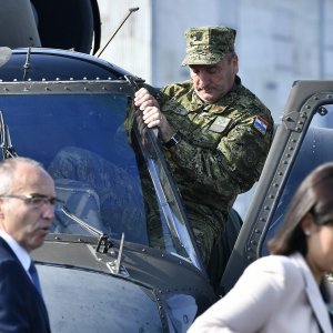 Predstavljanje višenamjenskog helikoptera Black Hawk