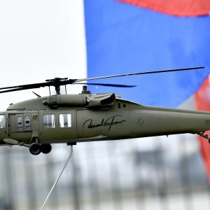 Predstavljanje višenamjenskog helikoptera Black Hawk