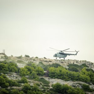 Pomorsko zračni desant i vatrena potpora pomorskim snagama na vojnom poligonu Žirje